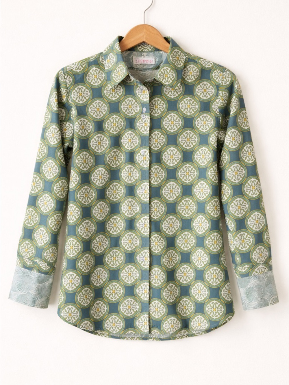 Tizzie Button-Up Medium